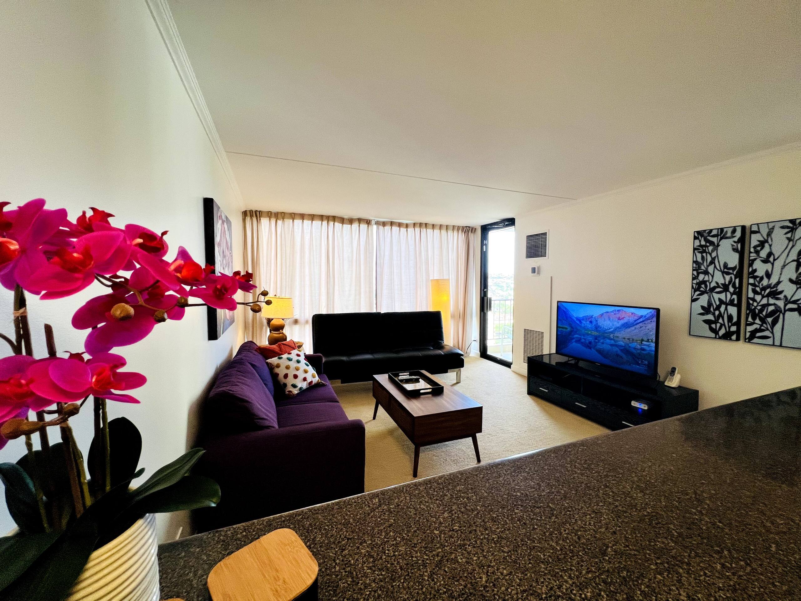 Quiet and comfy 1bd with pool & free parking - Image 2