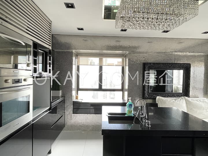 1 Br Flat In Central Hong Kong - Hong Kong