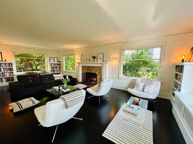 Hygge House Seattle ~ Walkable Queen Anne! gallery image 4