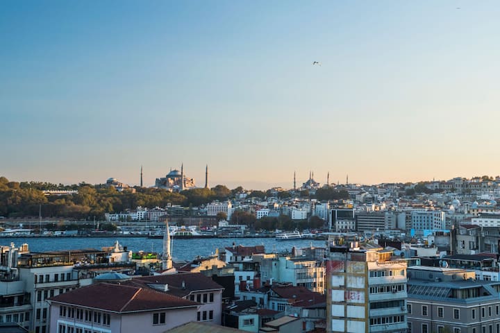 Flat w/ Amazing views in Galata