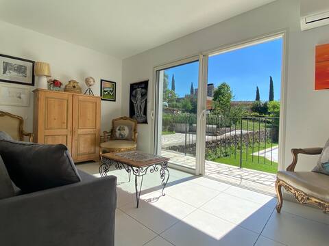 Charming Villa in Joyeuse, Capsol, another South