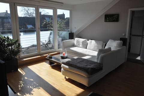 Top performing Airbnb: Cosy Penthouse Apartment (4 Pers.)- No Service Fee in Altstadt Süd