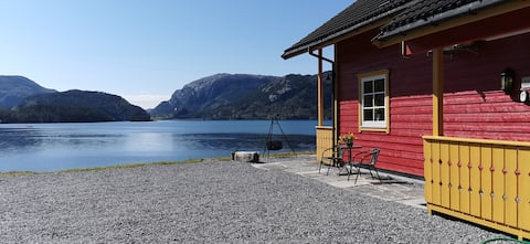 Cottage with Hot Tub & Sauna