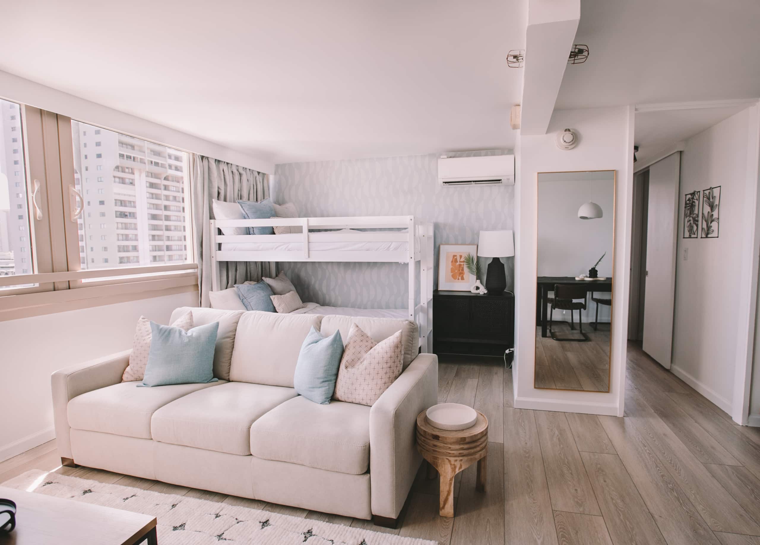 Ocean View Boutique Gem in Waikiki - Image 7