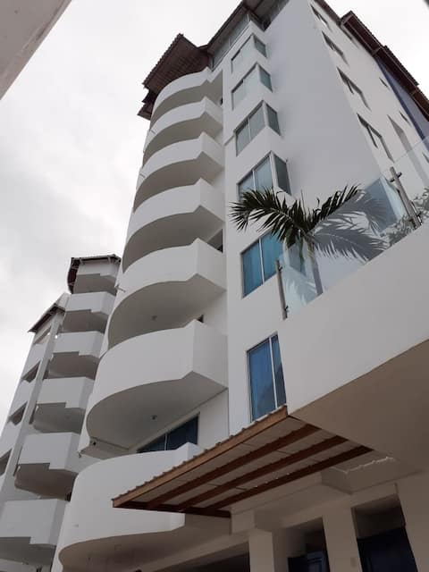 Family Dpt steps to the beach / auto check in