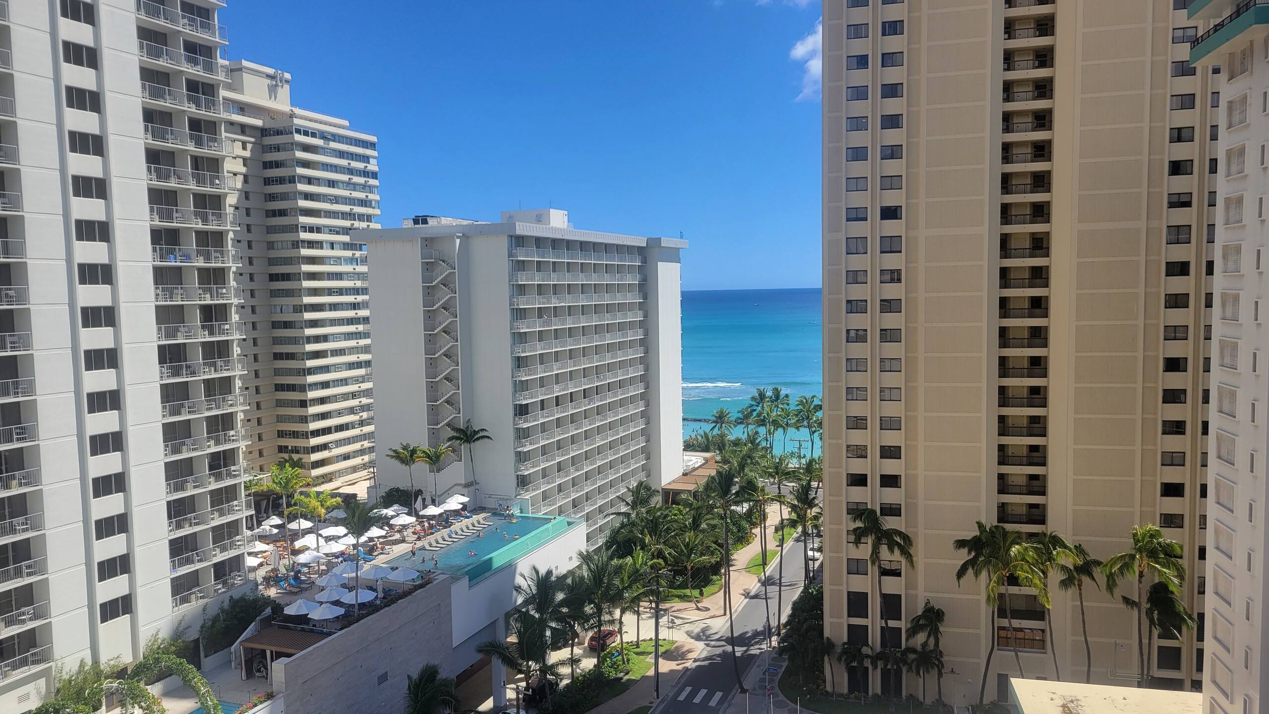 Condo in Honolulu · ★4.95 · 2 bedrooms · 6 beds · 2 baths - Image 61