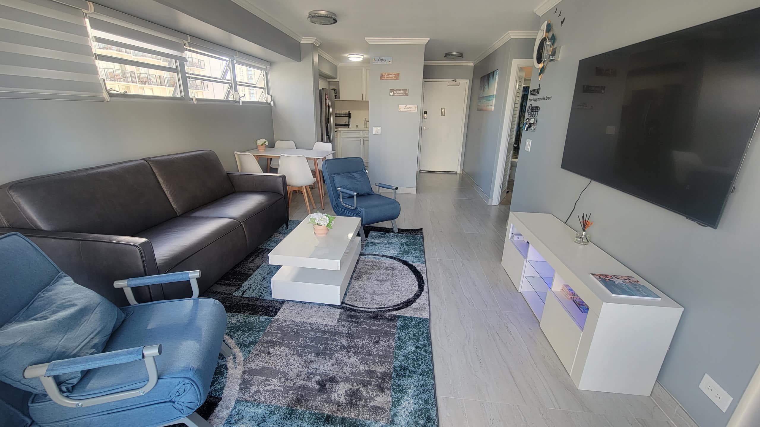 Condo in Honolulu · ★4.95 · 2 bedrooms · 6 beds · 2 baths - Image 7