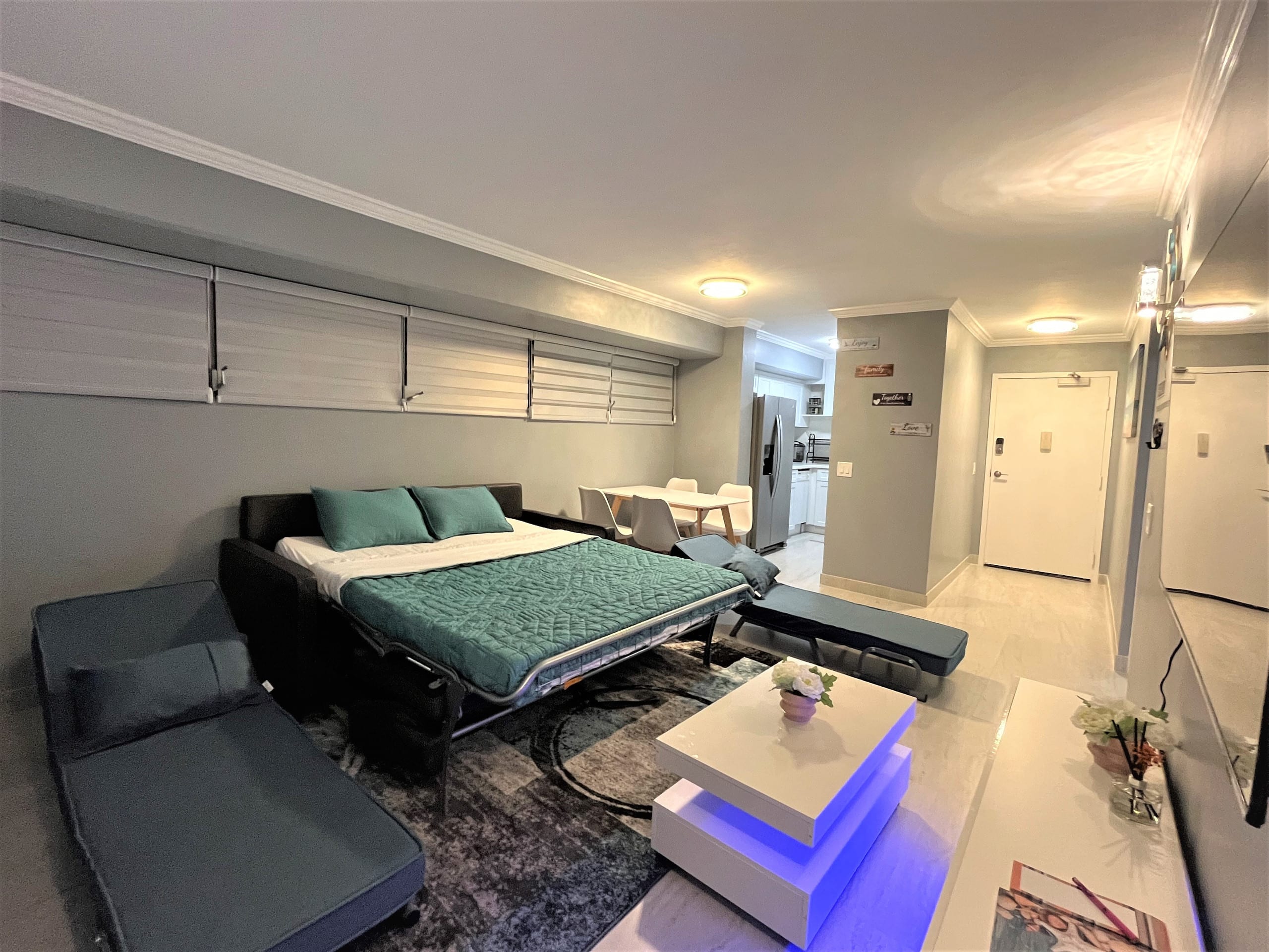 Condo in Honolulu · ★4.95 · 2 bedrooms · 6 beds · 2 baths - Image 5
