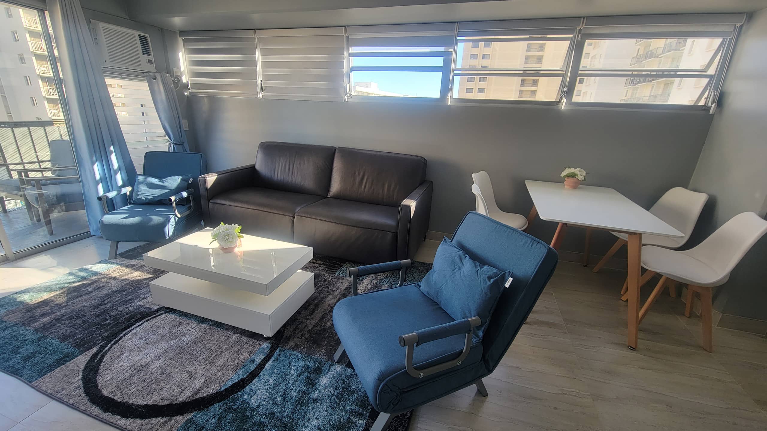 Condo in Honolulu · ★4.95 · 2 bedrooms · 6 beds · 2 baths - Image 10