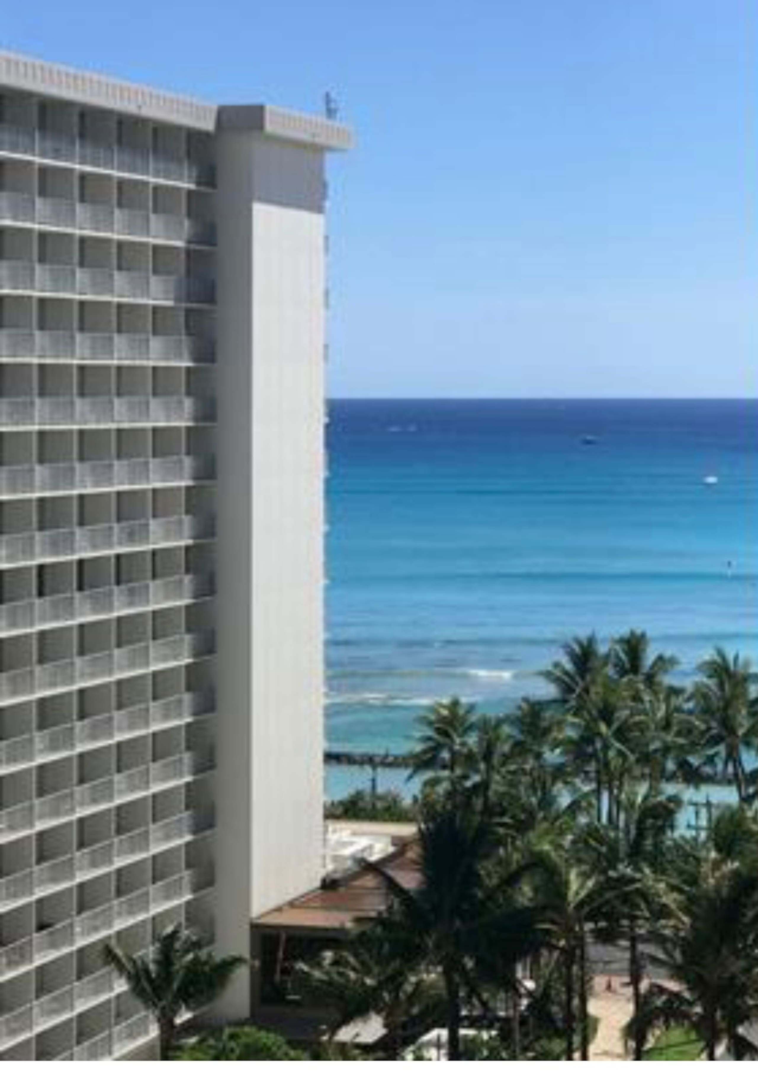 Condo in Honolulu · ★4.95 · 2 bedrooms · 6 beds · 2 baths - Image 48