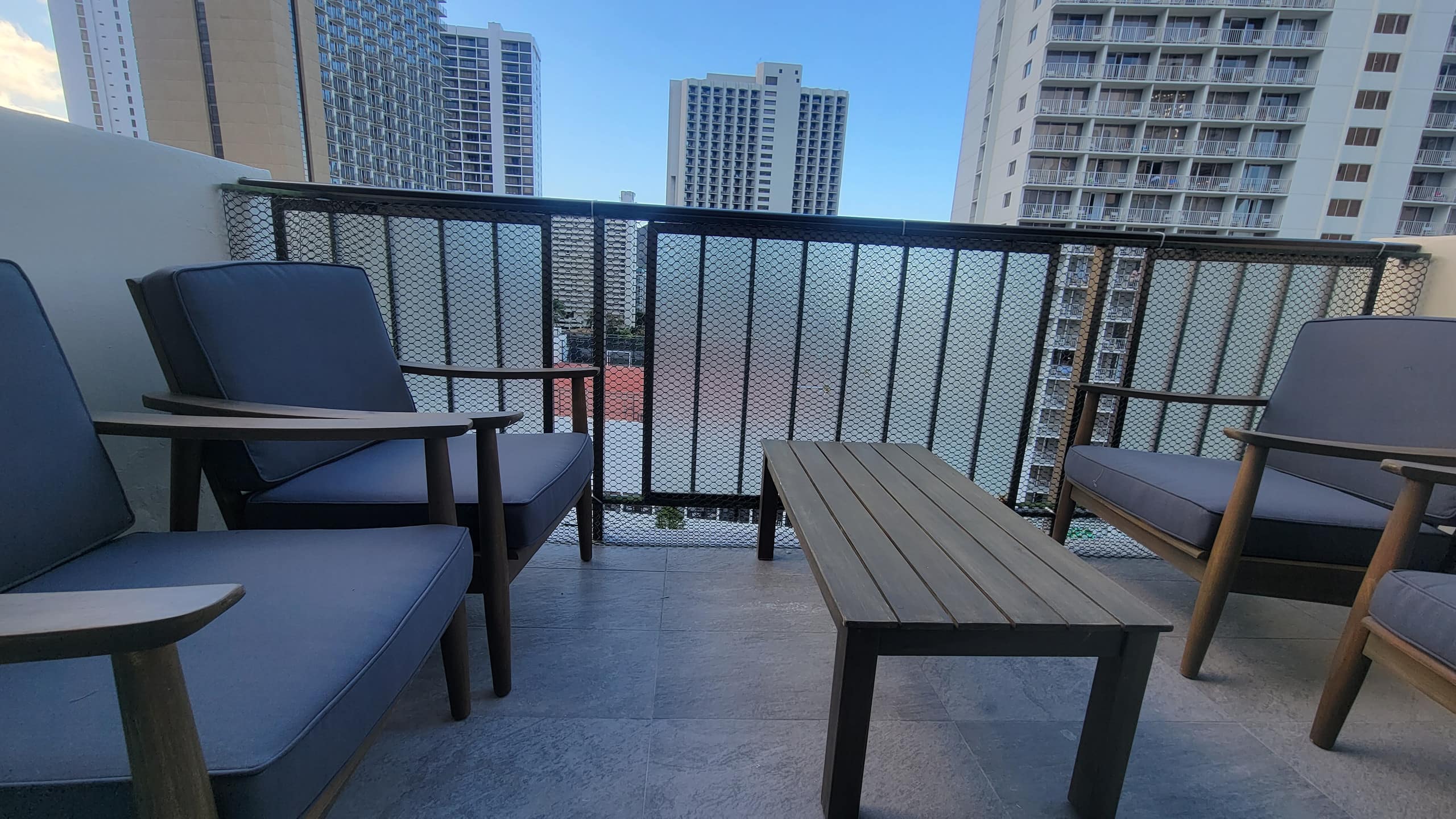 Condo in Honolulu · ★4.95 · 2 bedrooms · 6 beds · 2 baths - Image 38