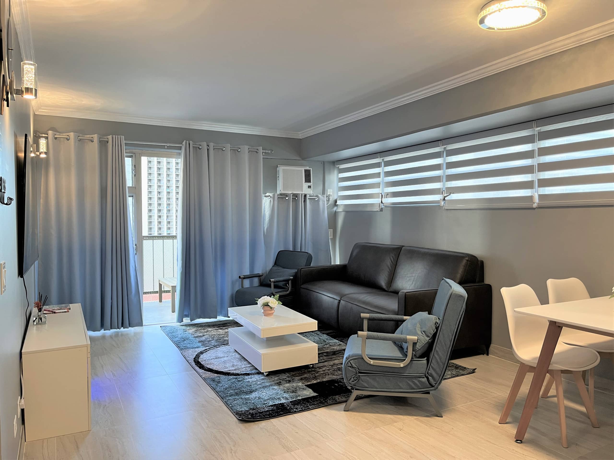 Condo in Honolulu · ★4.95 · 2 bedrooms · 6 beds · 2 baths - Image 9