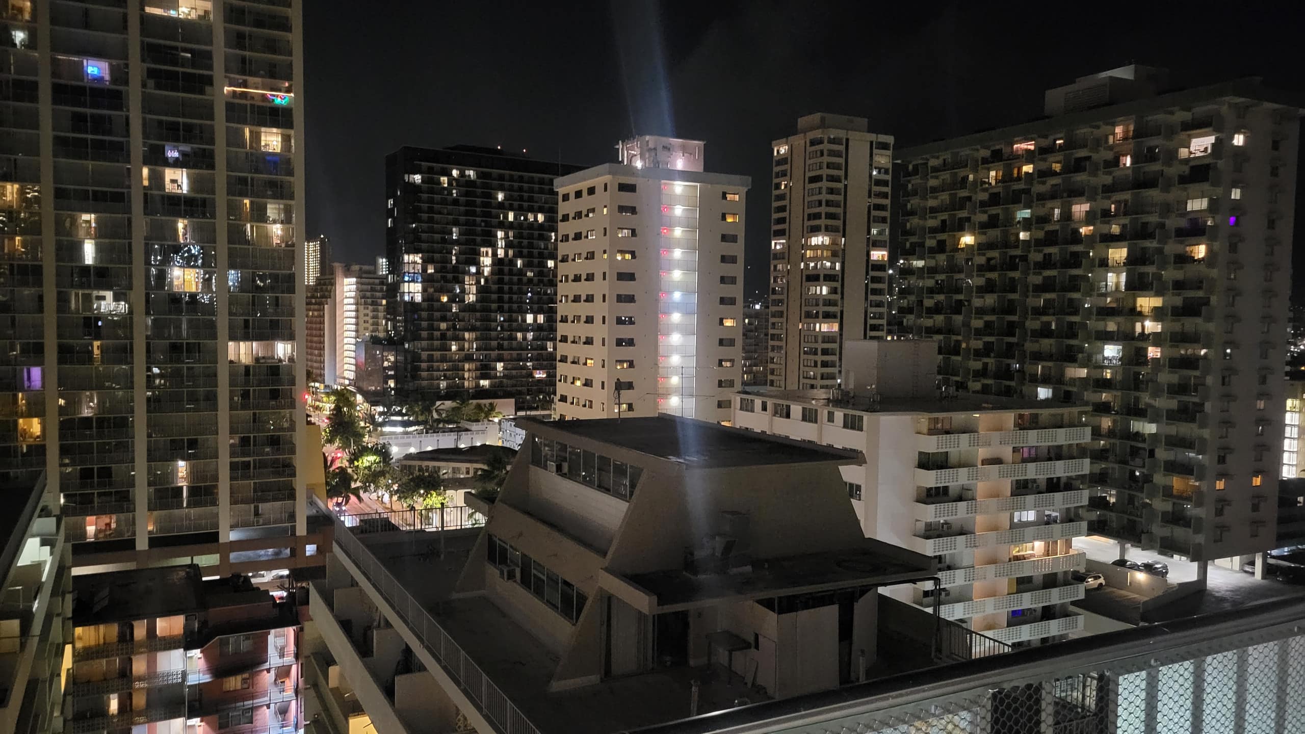 Condo in Honolulu · ★4.95 · 2 bedrooms · 6 beds · 2 baths - Image 63