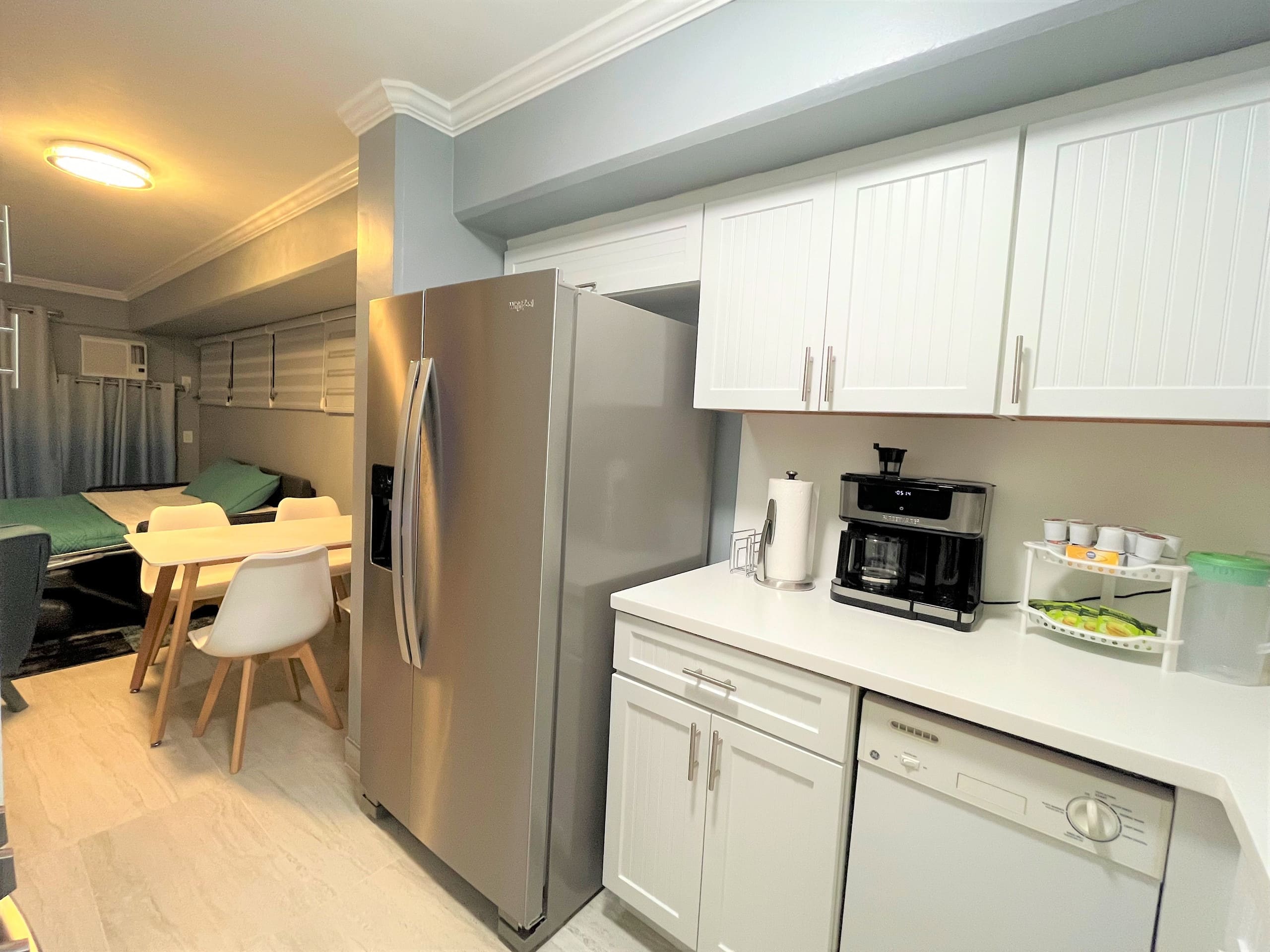 Condo in Honolulu · ★4.95 · 2 bedrooms · 6 beds · 2 baths - Image 18