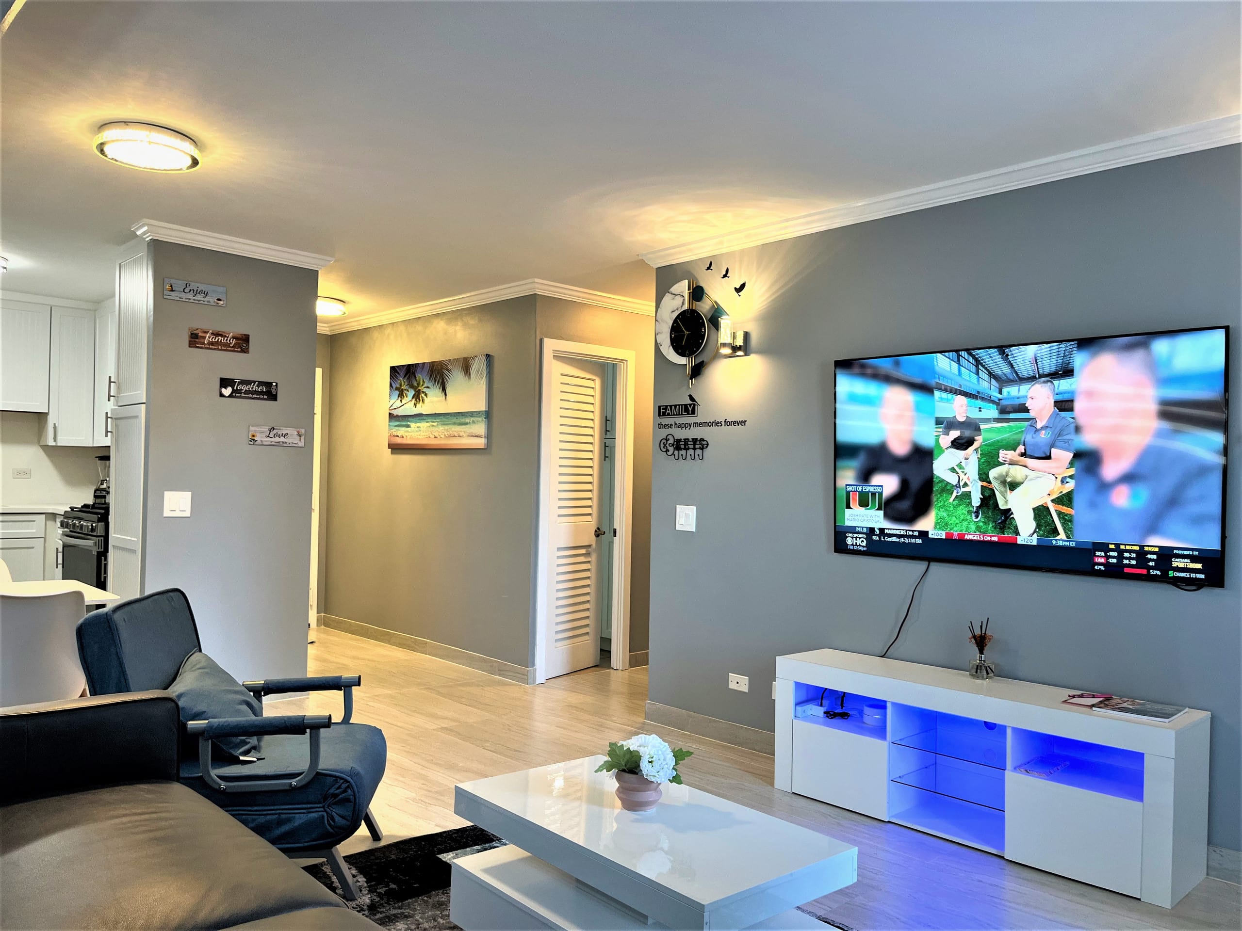 Condo in Honolulu · ★4.95 · 2 bedrooms · 6 beds · 2 baths - Image 15