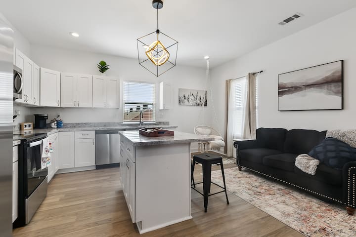 Luxury 6BR Oasis near French Qtr