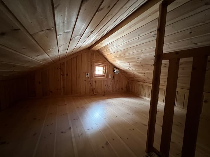 يتسع البيت لنوم شخصين. 