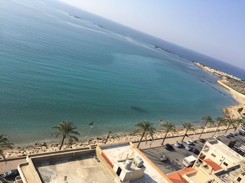 A spacious APT with beach access