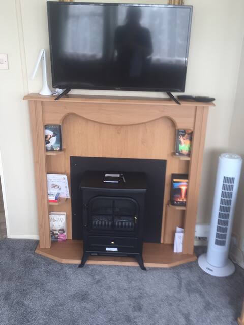 Popular Airbnb listing: Well presented caravan, sea view. in North Norfolk