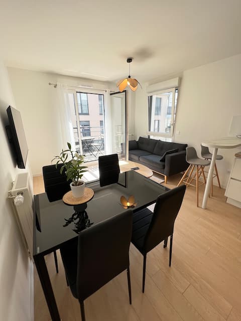 Propriété Airbnb réussie: 6 minutes from Paris / at the foot of the metro / Netflix à Villejuif