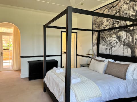Enchanting and tranquil sleeps 6
