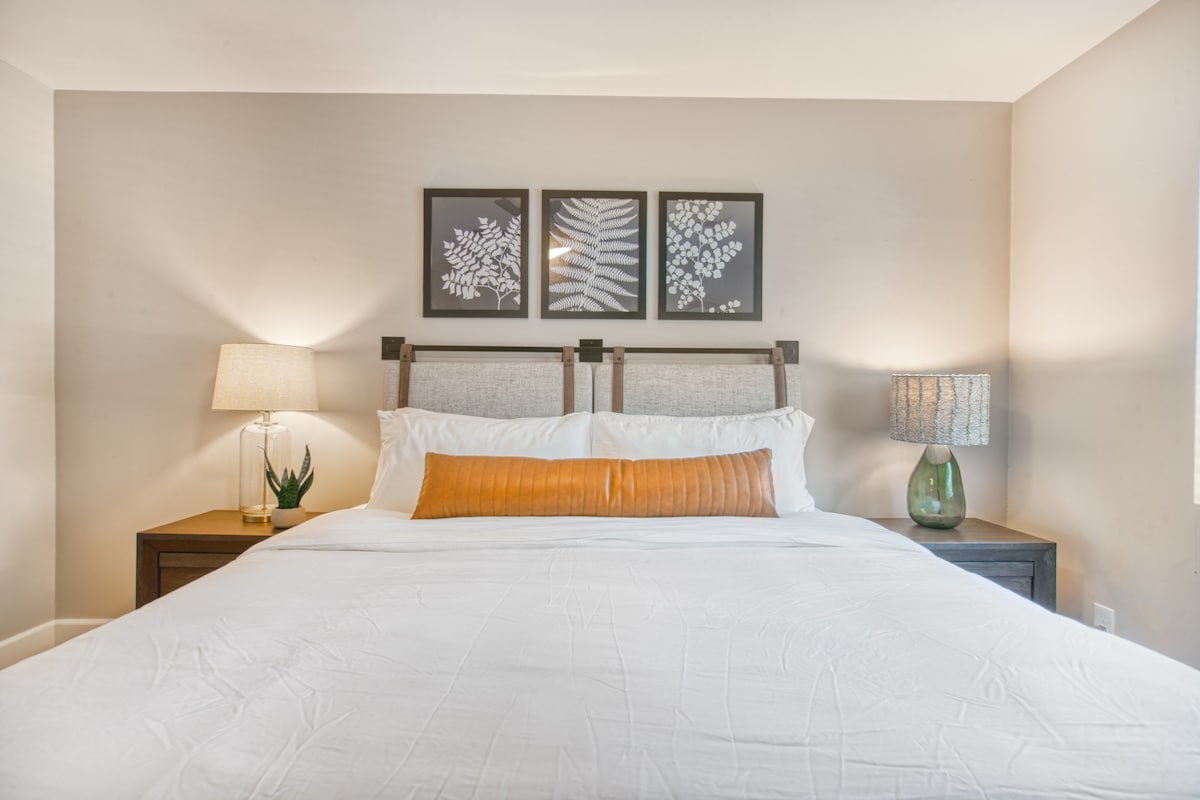 Легло тип Кинг, украсено със 100% бамбуково спално бельо