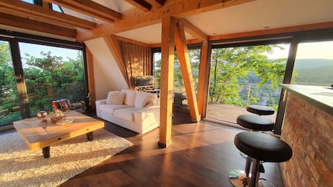 Modern cottage with a view and a jacuzzi
