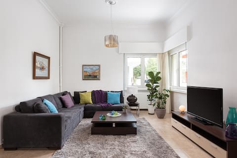 Superb 3 BR Flat - 10min from Center & Coast