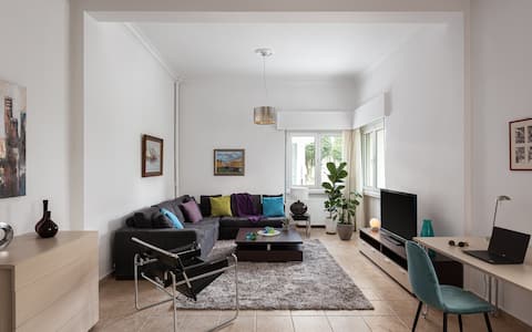 Top 1% 3BR home · 10-min tram to Center & Riviera