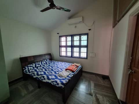 Full furnish 2BHK pet-friendly near Circuit House