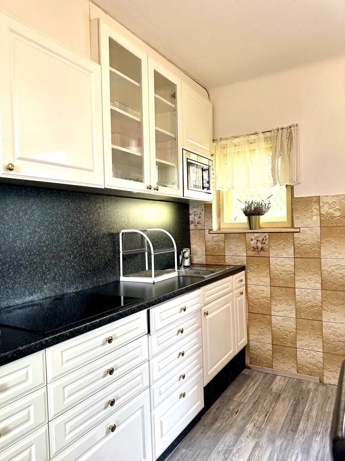 Kitchenette image 1
