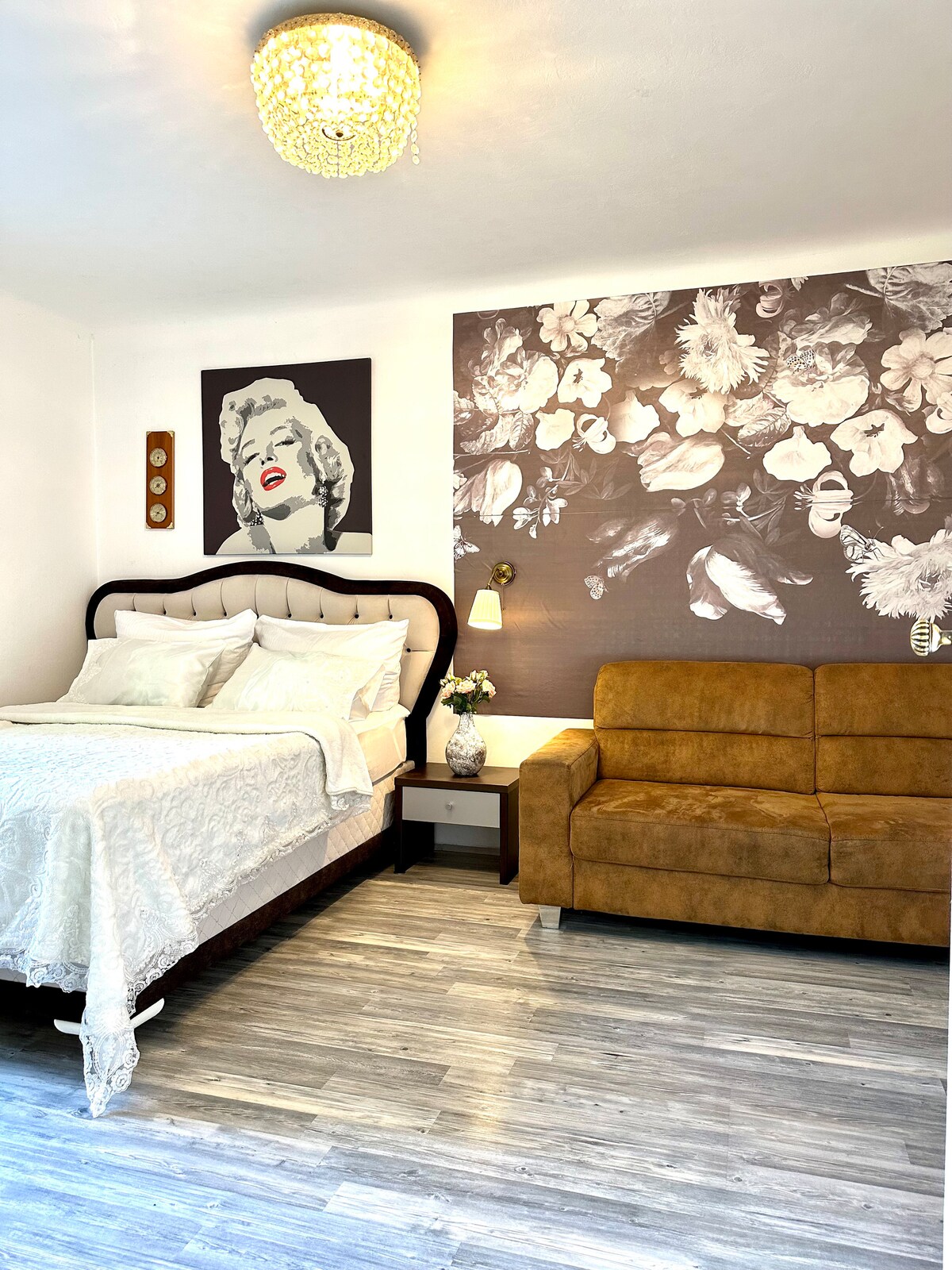 Bedroom 2 image 1