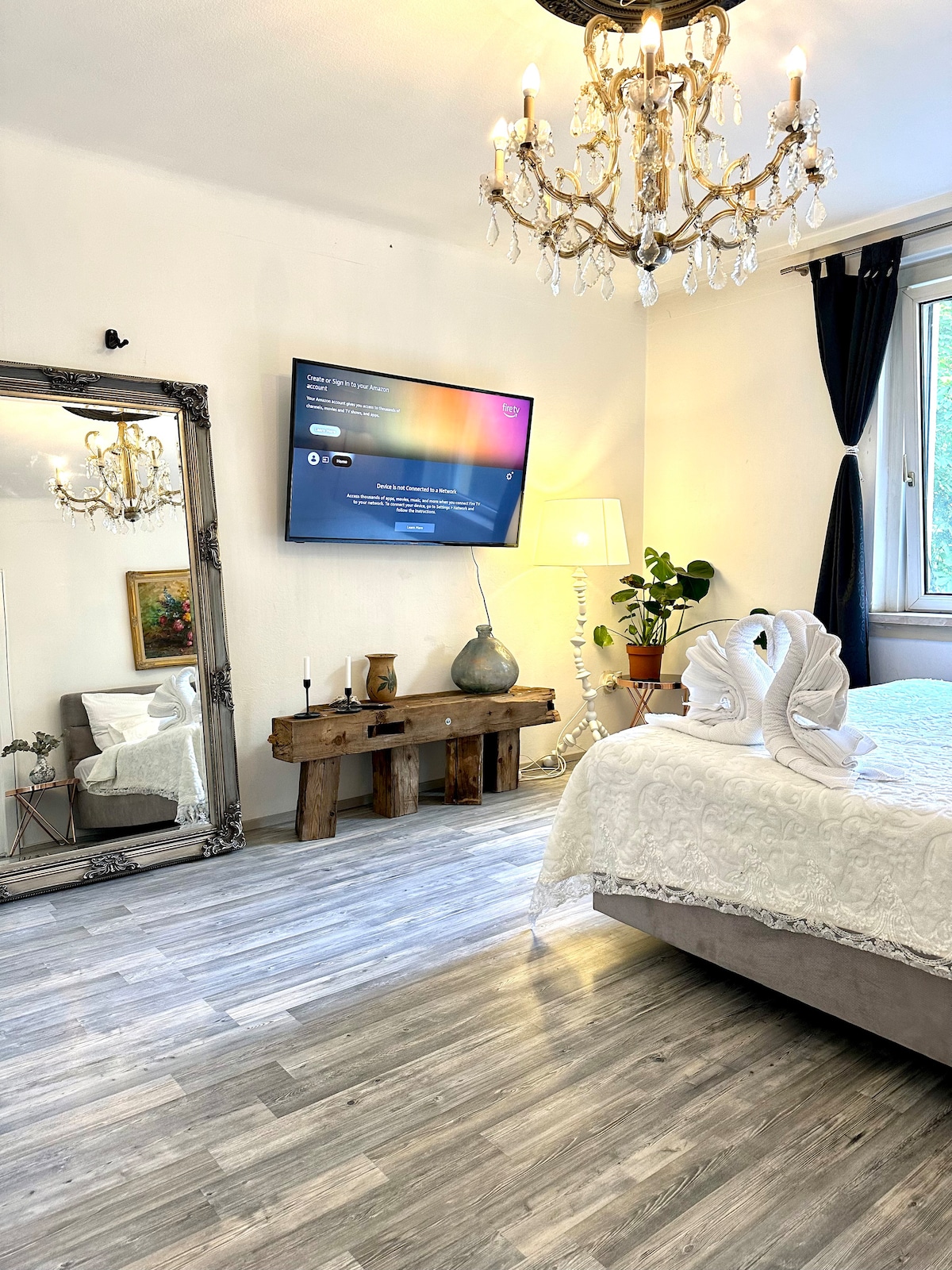 Bedroom 1 image 2
