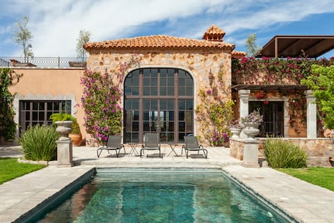Luxury House San Miguel, pool and private garden
