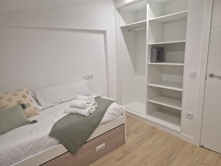 Chumba cha watu wawili (kitanda cha trundle) ghorofa ya 2