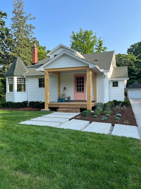 Pink Door Cottage @ Normandale