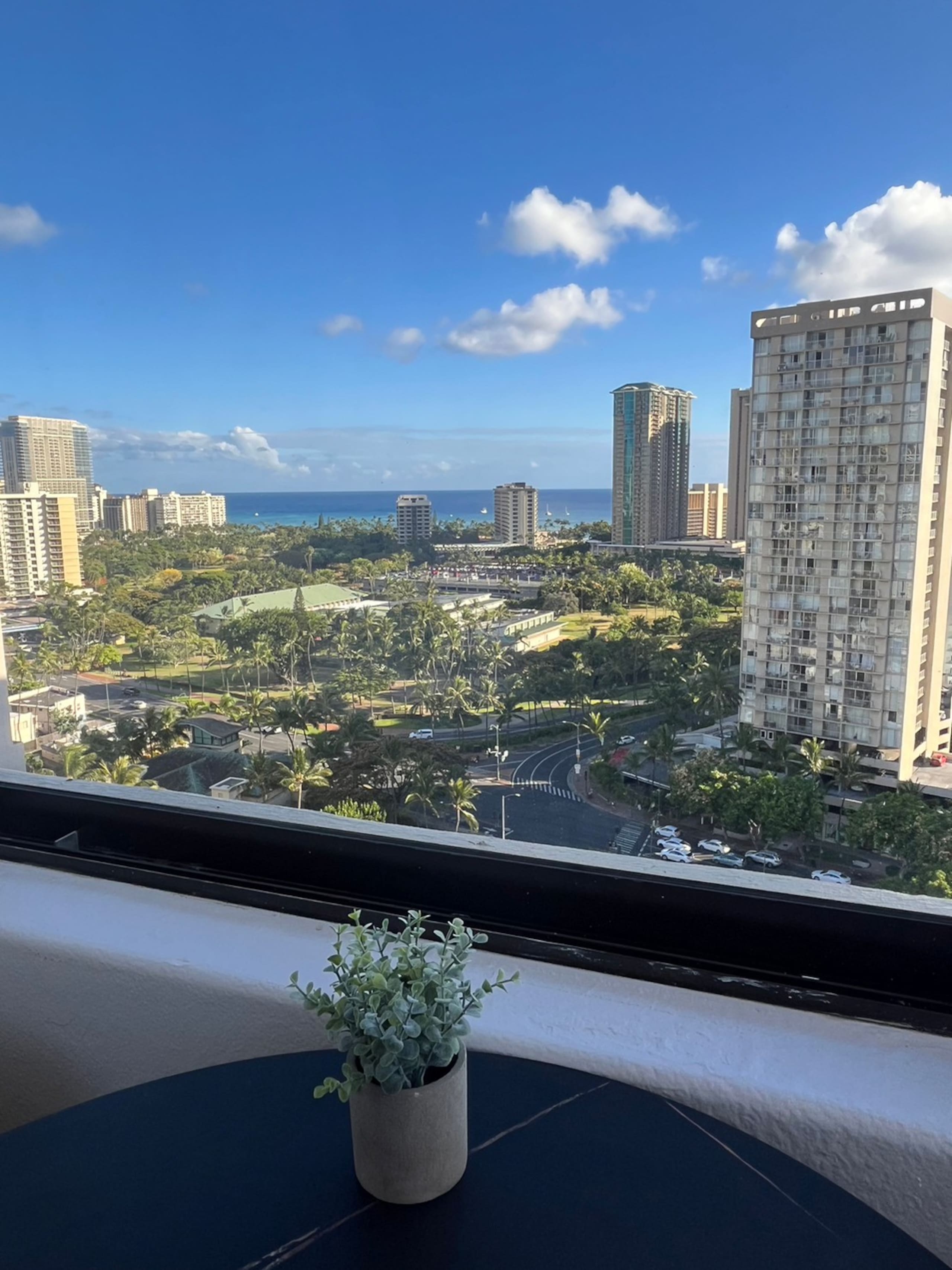 Condo in Honolulu · ★4.65 · Studio · 2 beds · 1 private bath - Image 30