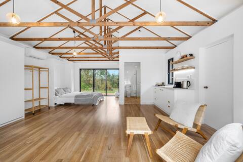 Soul of Berry Boutique spacious studio