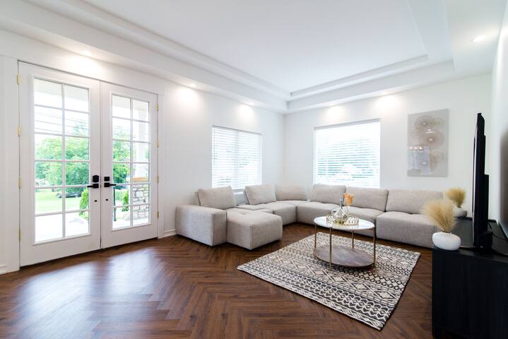 Luxury Nashville Home gallery image 3