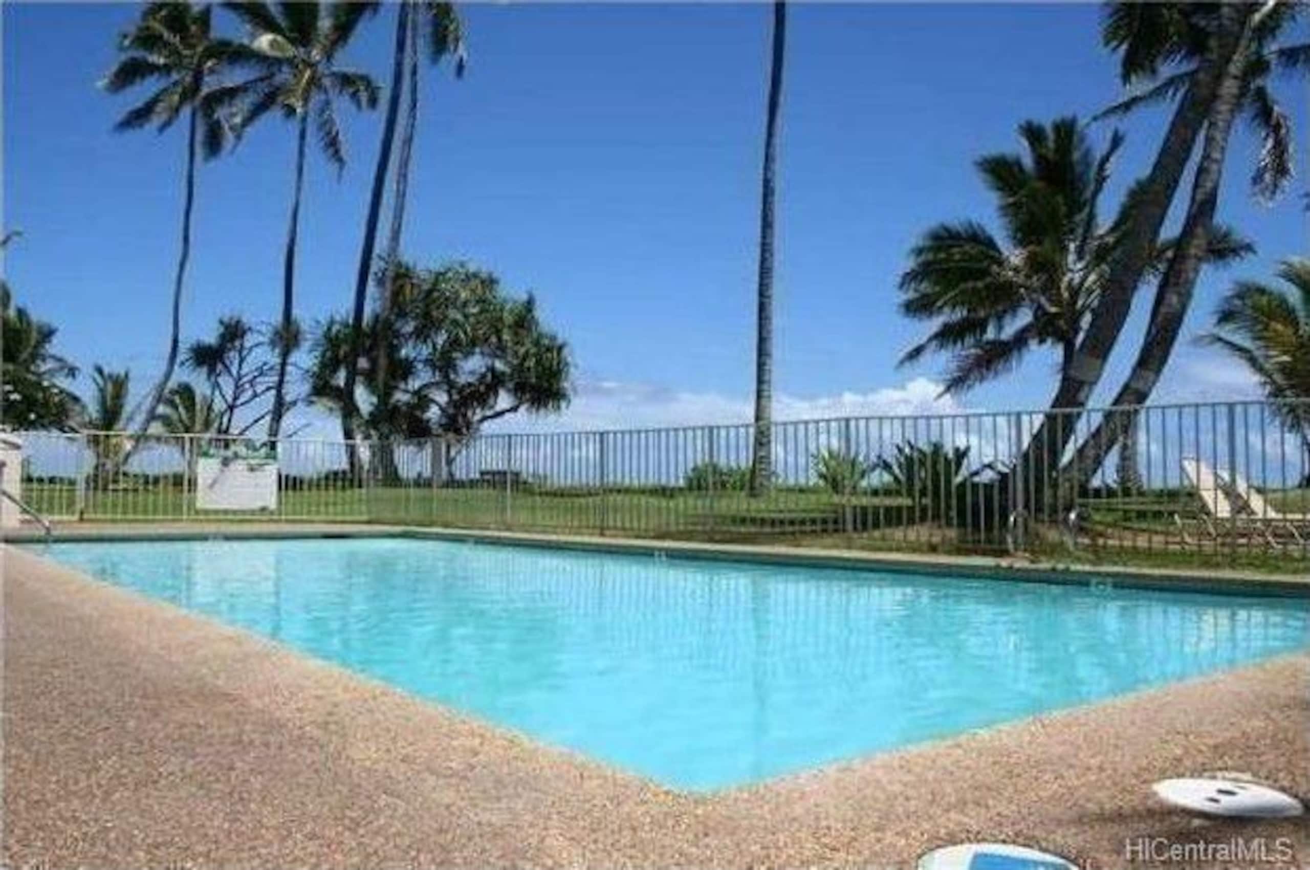 Condo in Hauula · ★4.85 · 1 bedroom · 2 beds · 1 private bath - Image 5