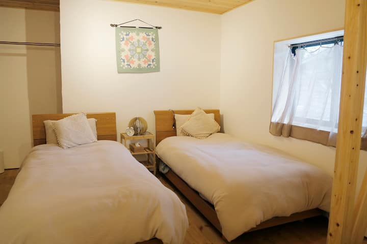 ツインベットルームA