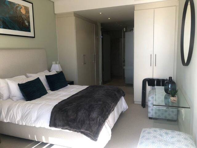 Two-bedroom Fifth fl Apartment gallery image 2