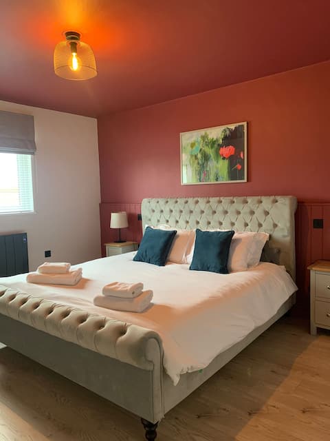 Luxury Lakeview Lodge (6)