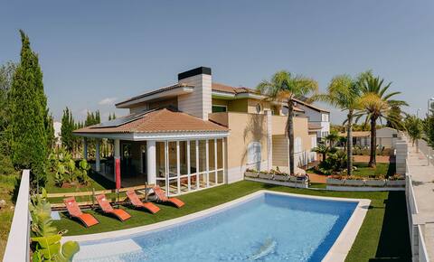 Luxury 7 bedroom 470 m2 villa.