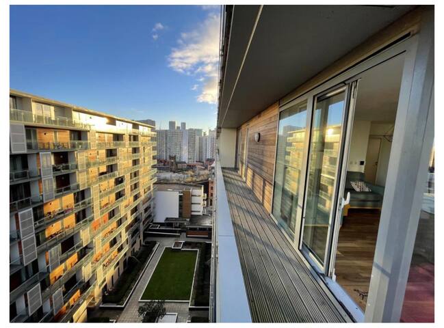 City Centre 2-Bed Apartment gallery image 3