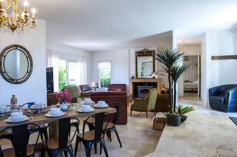 Charming house with 15 beds and pool