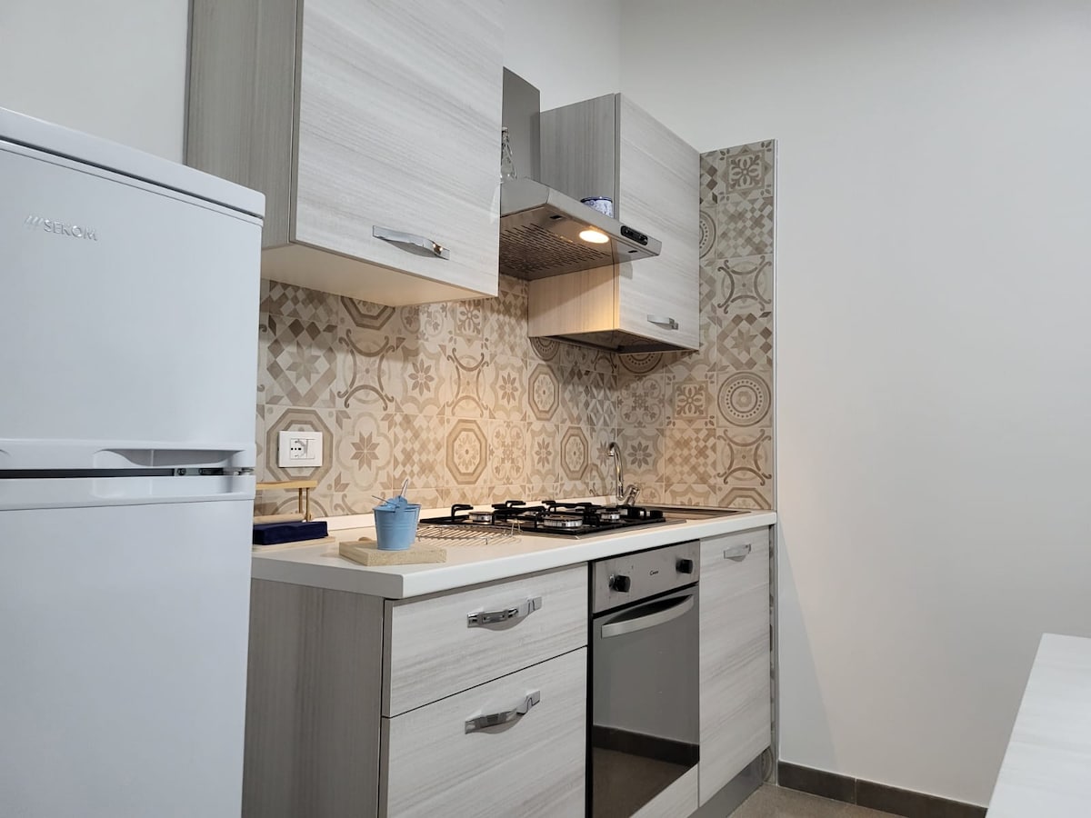 Erfolgreiche Airbnb-Immobilie: Frammenti di sole
Studio apartment by the sea
"sunset" in Porto Cesareo