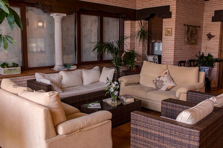 La Casa de las Flores - Houses for Rent in Pulgar, Castilla-La Mancha, Spain  - Airbnb
