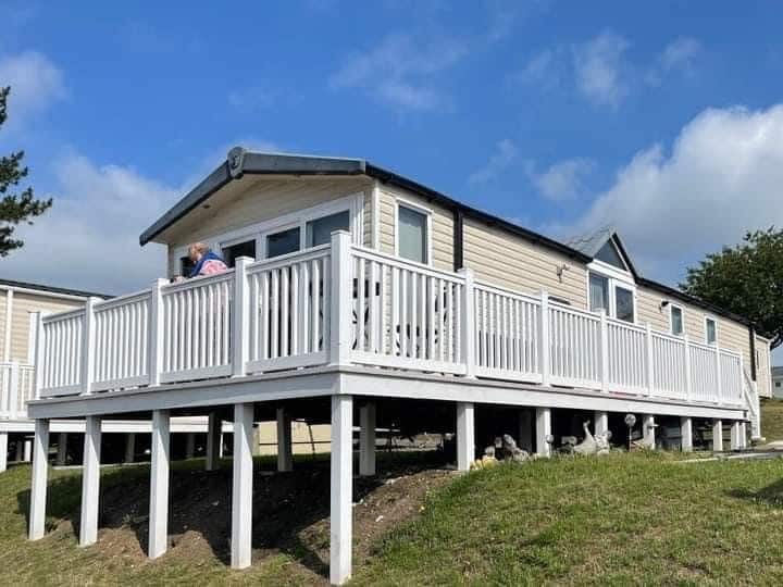 Sea Breeze Cabin at Stunning Rockley Park, Poole - Holiday parks for Rent  in Dorset, England, United Kingdom - Airbnb