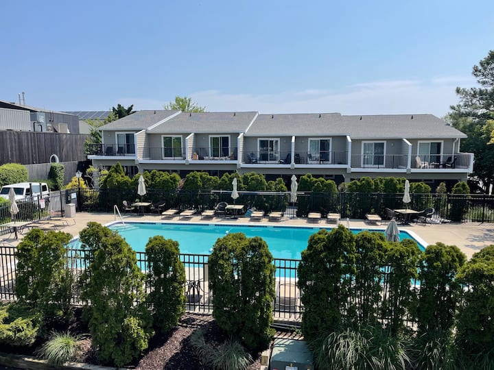 Cozy Beach Townhouse - Dewey Beach, DE